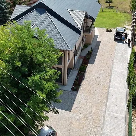 アパート Sobe Ava